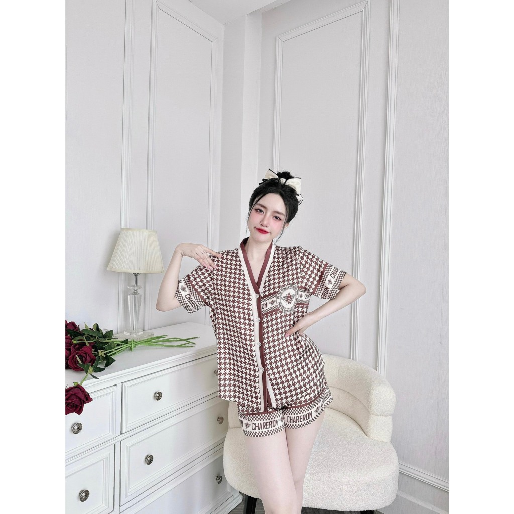 Bộ nữ ngắn Vy Linh chất liệu lụa latin cổ Y thoáng mát thấm hút mồ hôi tốt, bề mặt vải mịn mát S1103-1