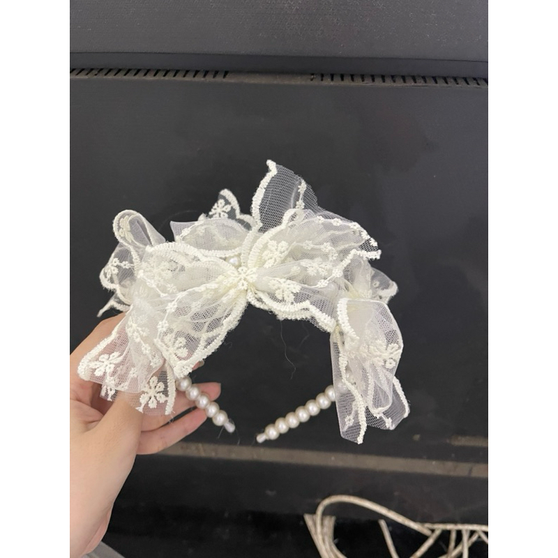 Bờm tóc cô dâu hoa ren cho các nàng dâu