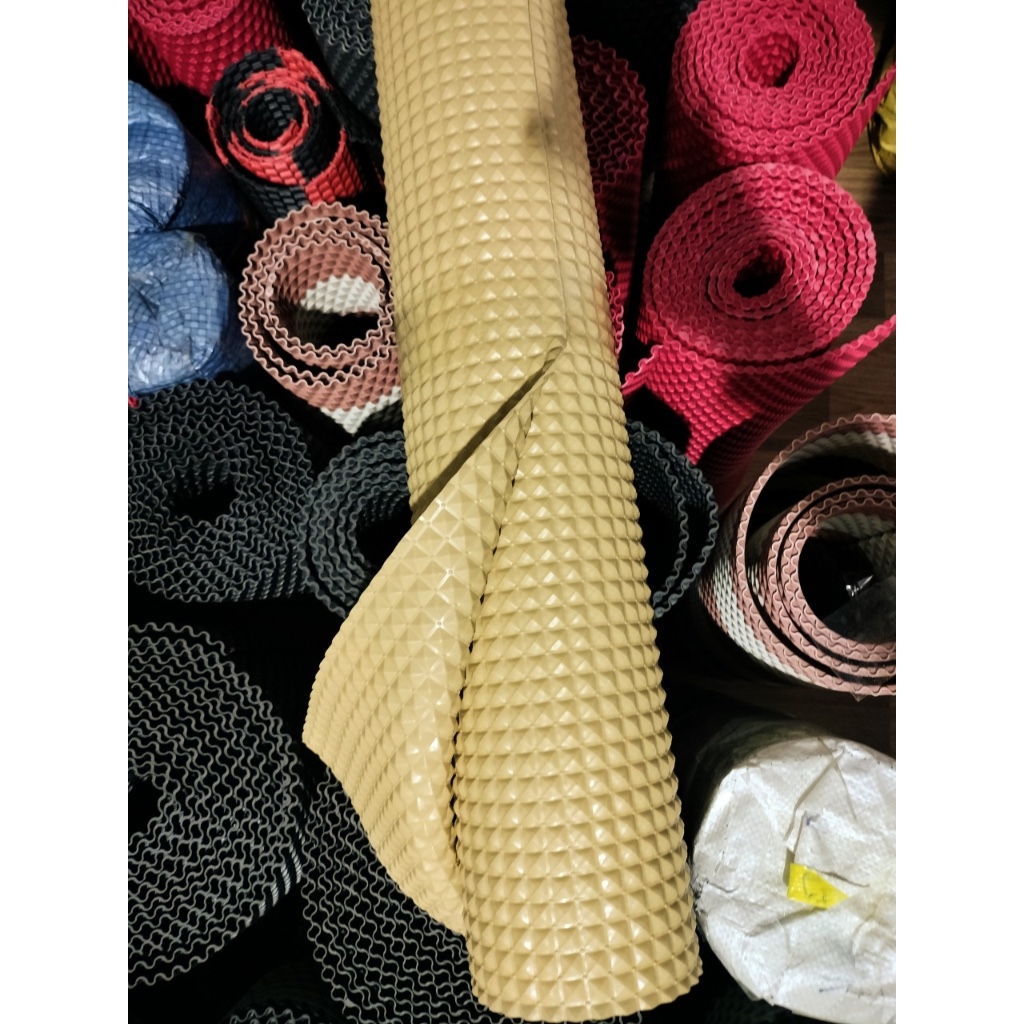 Thảm lót sàn vân kim cương cho xe 16 chỗ kích thước 9m x 60cm hoặc 4.5m x 1.2m
