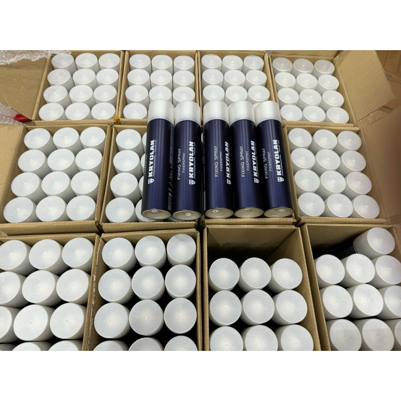 Xịt khoáng giữ nền Kryolan – khóa nền lâu trôi, cấp ẩm mịn da, kiềm dầu, giữ makeup bền màu cả ngày.