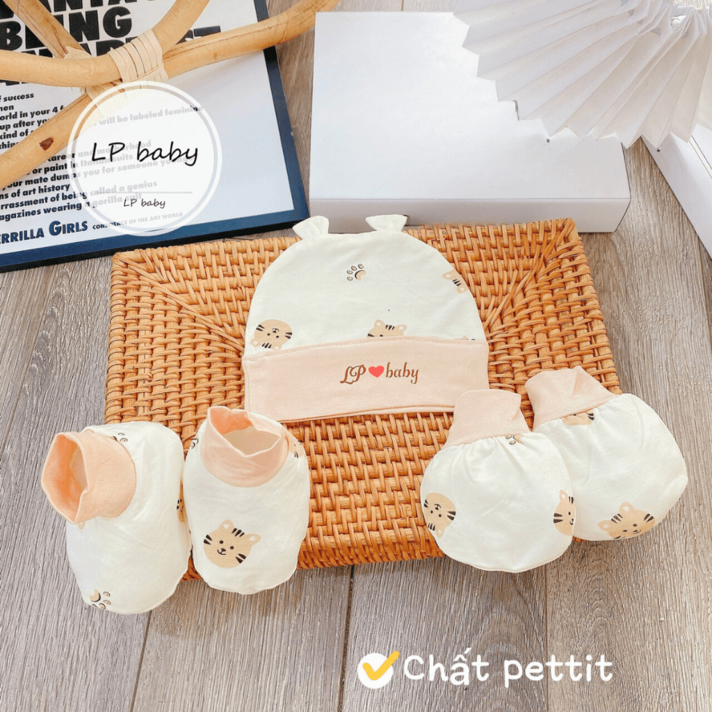 Mũ Bao Tay Bao Chân size 0- 3 tháng Bo Viền Hồng Cho Bé  - Thun Lạnh mềm mịn thoáng mát co giãn in họa tiết BC01 Đậu Đậu