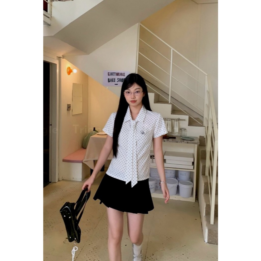 Triangle (Giá thanh lý không hoàn) Rubie Skirt Chân váy xếp li đen ngắn thanh lịch