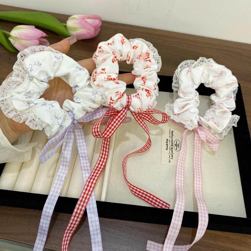 Dây Cột Tóc Scrunchies Đính Nơ Hoạ Tiết Hoa Nhí Viền Ren Tiểu Thư Phụ Kiện Tóc Nữ và Bé Gái