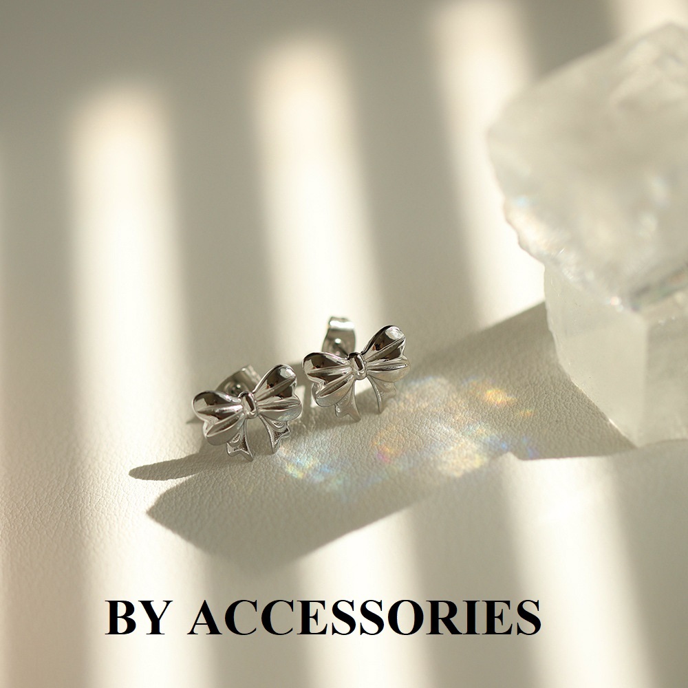 Bông tai nữ titan kiểu thắt nơ nhỏ xinh đơn giản mạ vàng 18K không gỉ WE2469 BY ACCESSORIES