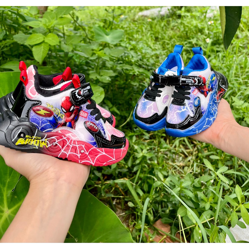 Giày Thể Thao Đế Mềm Thoáng Khí Có Đèn LED Hình Người Nhện Cho Bé Trai Giầy thể thao siêu nhân spider man từ 1 tuổi  C30