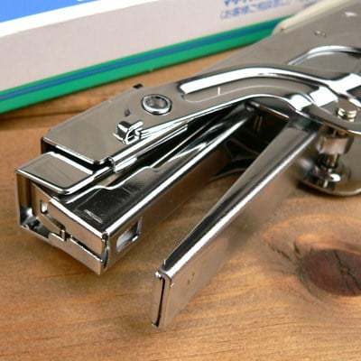 Dập ghim dạng kìm MAX HP-10 - 1 chiếc - Ghim tới 20 trang/ lần, dùng kim bấm số 10 tiêu chuẩn