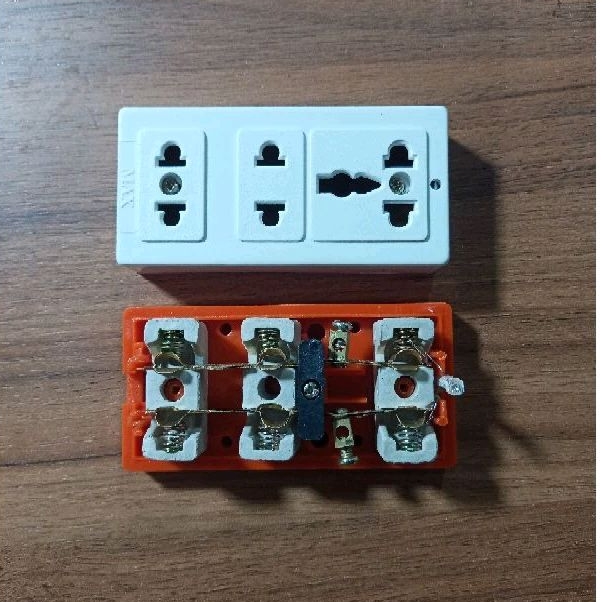 Ổ cắm 3 cặp lỗ chịu tải lõi sứ hãng MAXKARO@ - Hàng Việt Nam chất lượng cao