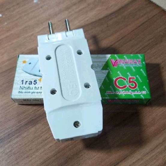 Phích cắm 1 ra 5 (phích chia 5) hãng VINAMAX@ - 5 chạc đa năng có thể chỉnh nhiều tư thế