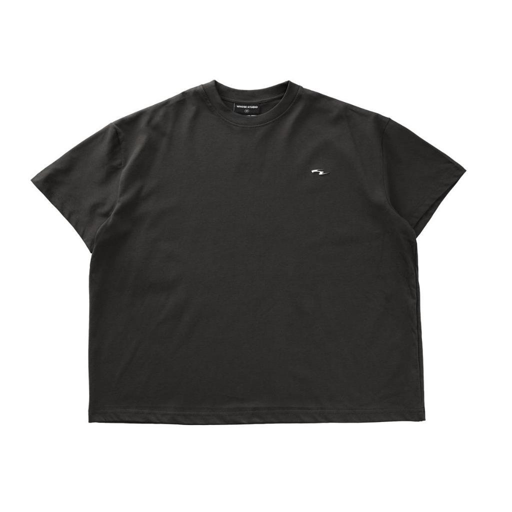 SYMBOL BOXY TEE - Áo thun form boxy logo kim loại | BigBuy360 - bigbuy360.vn