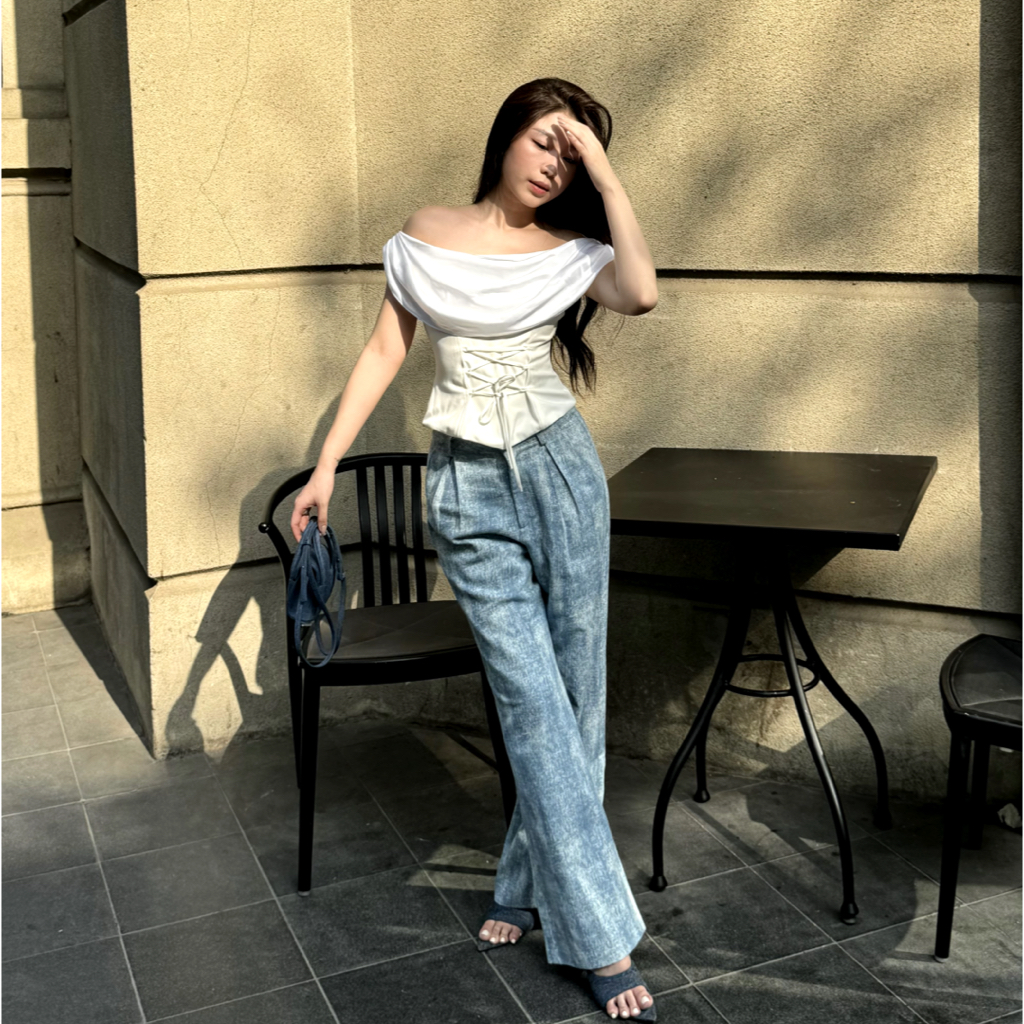 Ảnh Set áo lụa trễ vai thắt eo phối quần jeans xếp ly ống xuông xanh loang MOONLIT [Có Tách Lẻ] - Simple Twist 4