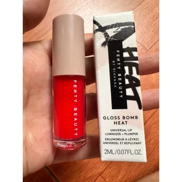 Son bóng fenty beauty mini hot cherry