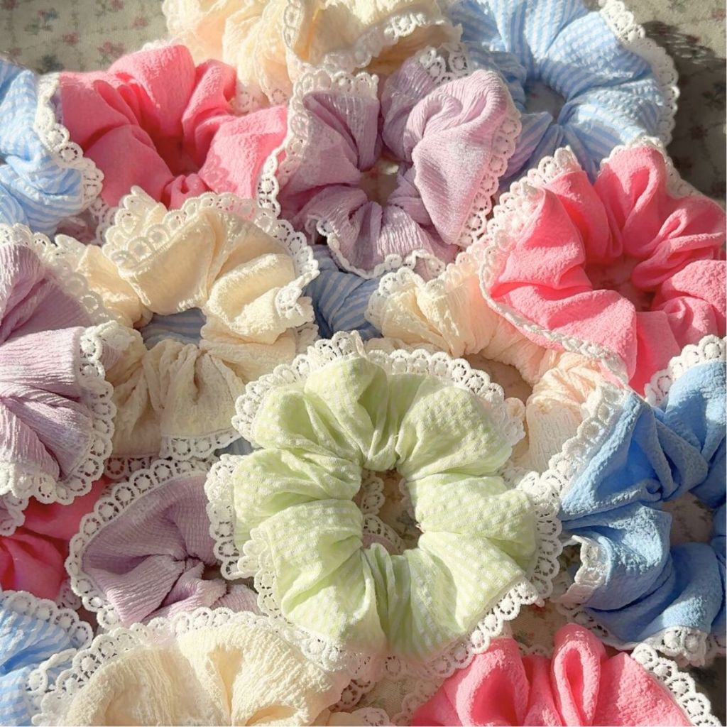 Set Combo HỘP 5 Scrunchies Dây Cột Tóc Vải Xốp Phối Ren Dễ Thương - Tặng hộp ruy băng