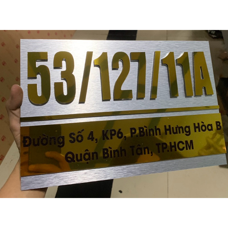 BẢNG. BIỂN SỐ NHÀ ALU Phũ nhôm trắng xước, số nổi vàng gương dày 5mm. MẪU NGOÀI TRỜI CAO CẤP