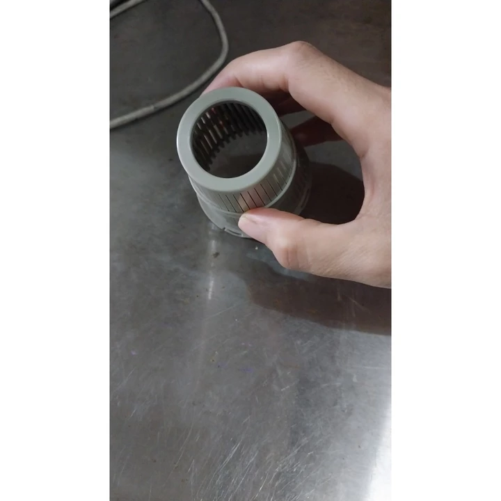 1 cái lưới lọc trên dùng cho cột lọc nước inox hoặc composite