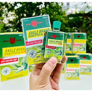 Combo dầu khuynh diệp con ó Eagle Brand Eucalyptus Oil Plus+ (25ml) + 02 ống hít thông mũi con ó Eagle Inhaler (1.1g)