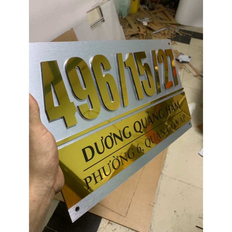 BẢNG. BIỂN SỐ NHÀ ALU Phũ nhôm trắng xước, số nổi vàng gương dày 5mm. MẪU NGOÀI TRỜI CAO CẤP