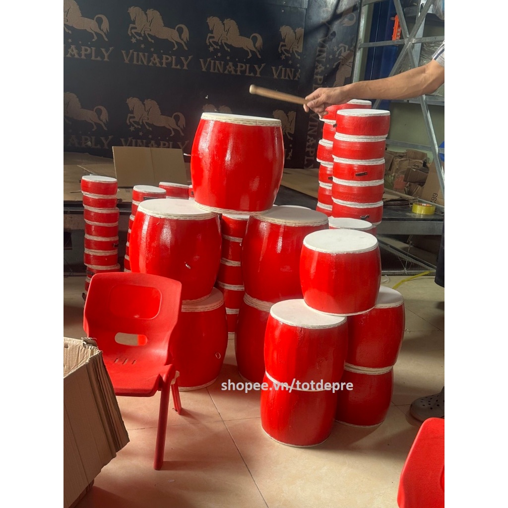 Trống da trâu sơn đỏ cỡ lớn chơi Trung Thu - Trống ban, ngũ lôi