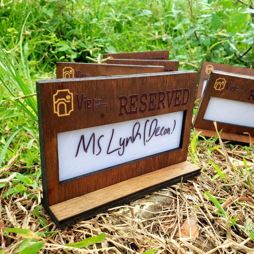 Bảng gỗ bàn đã đặt (reserved) Miễn phí khắc laser,in UV logo 2 mặt - LynhDecor