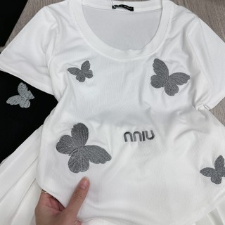Set Bộ Đồ Nữ MIU Thêu Bướm Áo Tăm Ôm Body Vạt Bầu Mix Chân Váy Dập Ly Xòe 2 Tầng Freesize