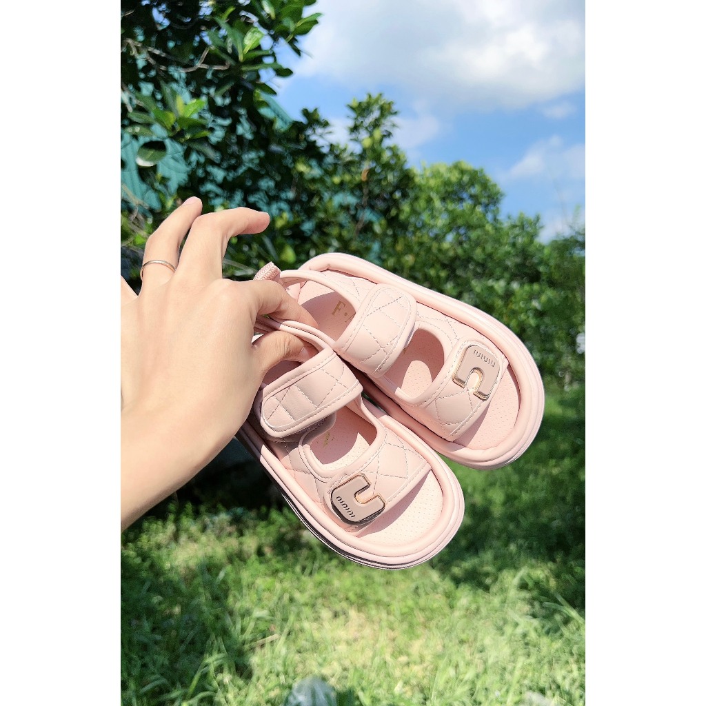 sandal bé gái dép quai hậu cho bé đi học nhẹ êm chân chống trượt mẫu mới QCCC full box kiểu dáng năng đông XD656