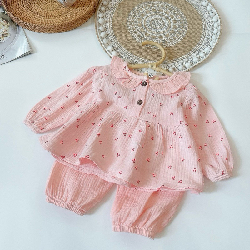 Đồ Dài Tay Cho Bé Gái Vải Xô Muslin Kiểu Dáng Cổ Sen Bèo Tiệm Nhà Bơ Cho Bé 6-16kg
