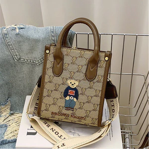 Túi gấu hot trend 2024 bản da dù dầy dặn thuê tỉ mỉ phong cách vintage hàn quốc