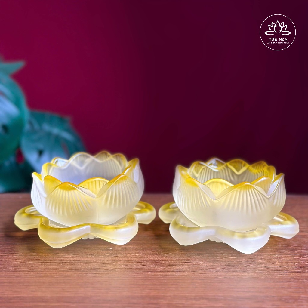 Ảnh Đế Nến Hoa Sen Lưu Ly, Màu Trắng, Vàng, Xanh - Tuệ Nga 2