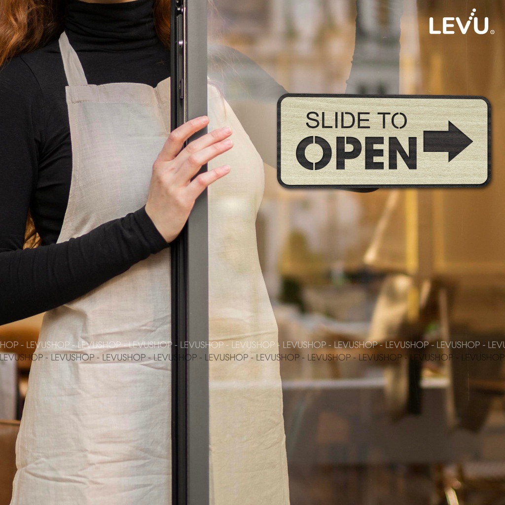 Bảng gỗ dán cửa slide to open có mũi tên chỉ hướng trái phải LEVU