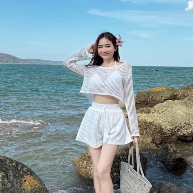 BIKINI, ĐỒ BƠI đi biển thời trang,3 chi tiết áo bra có mút quần short kèm áo KHOÁC REN LỖ tay dài chuẩn hình BiKiNi HANT