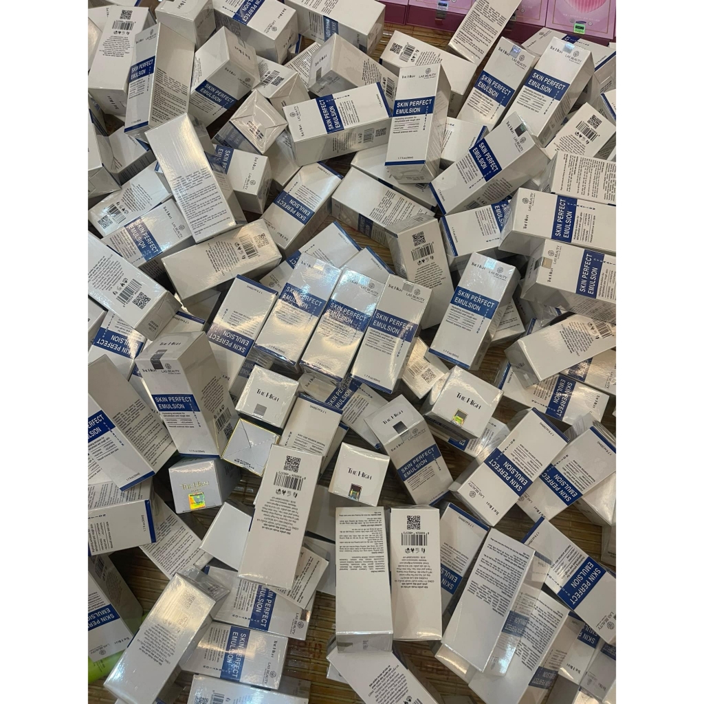 (Tặng 1 Mặt Nạ) Sữa dưỡng Rong Nho Nhật Bản Las Beauty truyền trắng dưỡng da căng bóng Skin Perfect Emulsion 50ml