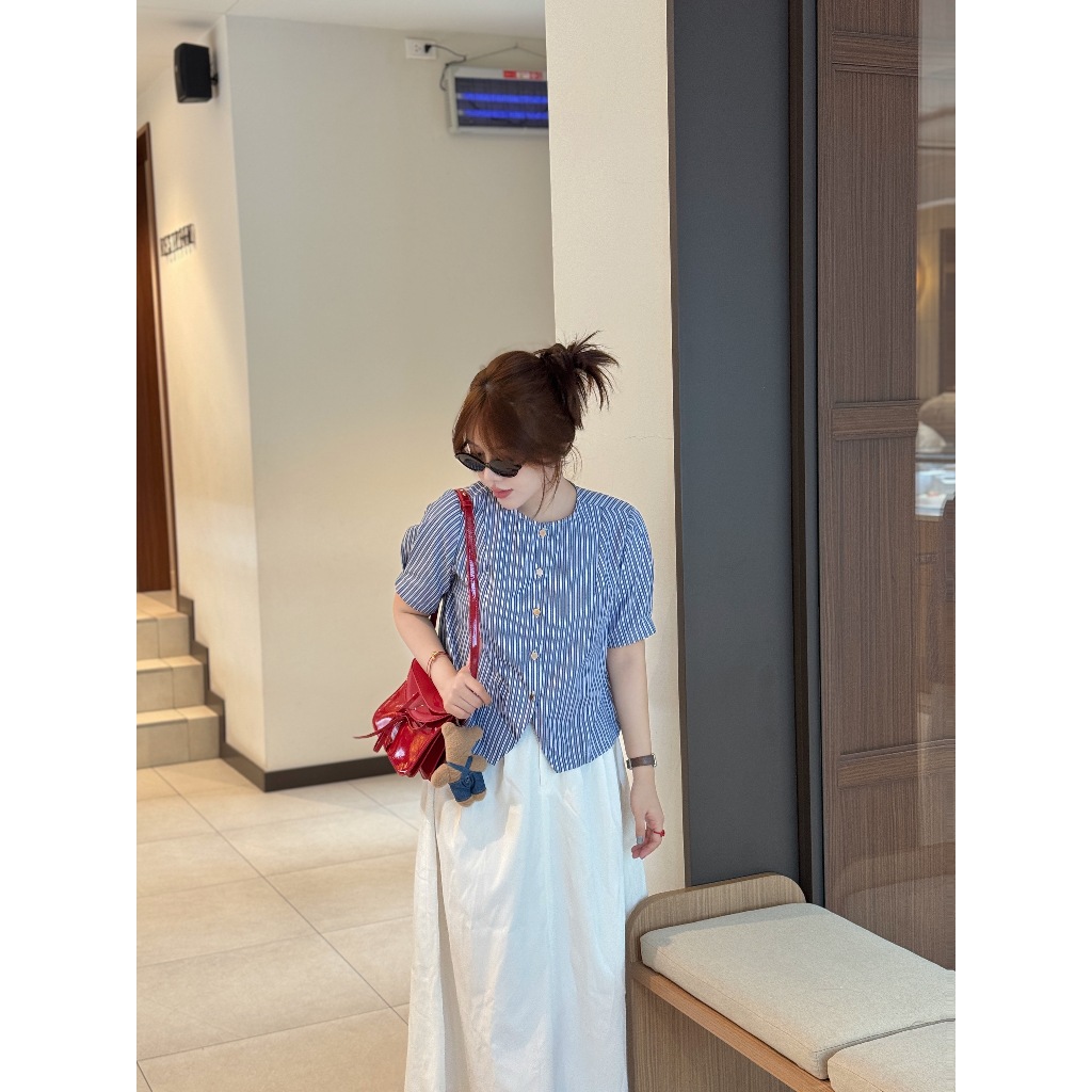 Áo Sơ Mi Kẻ Ngắn Tay Nữ Dáng Lửng Cổ Tròn Chất Thô Mềm Trẻ Trung Nữ Tính - Sơ Mi Công Sở Nữ SM38, Kẻ Xanh Đậm