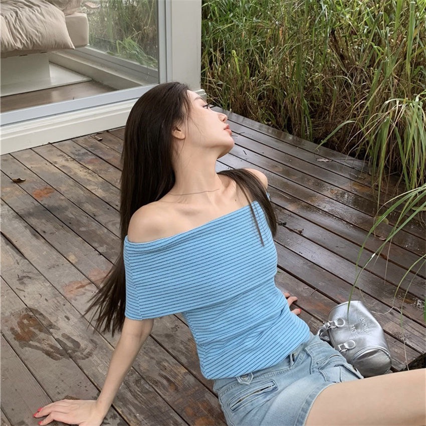 (sẵn)Áo trễ vai chất thun cotton mềm mịn họa tiết kẻ ngang màu đen và xanh thời trang nữ ATV001 - Tiktik