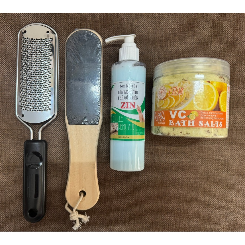[Sản phẩm mới] Bộ 4 món chà gót chân chuyên dụng (cây chà bằng inox + chà mịn + muối ngâm chân + kem làm mềm da)