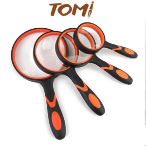 Kính Lúp Phóng Đại Cầm Tay TOMI Bọc Nhựa Tiện Dụng Trong Cuộc Sống 157