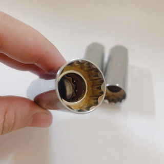 Khẩu mở bugi cỡ 14mm có NAM CHÂM từ tính thuận tiến tháo bugi nằm sâu