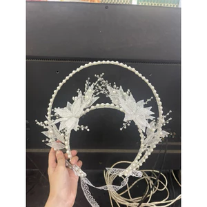 mấn cô dâu đội đầu cài tóc xinh