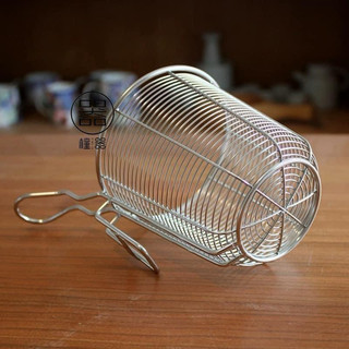 Giỏ lẩu inox vô cùng tiện lợi,đảm bảo vệ sinh an toàn