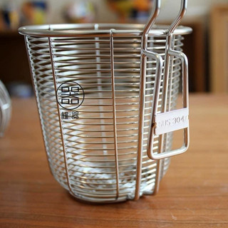 Giỏ lẩu inox vô cùng tiện lợi,đảm bảo vệ sinh an toàn