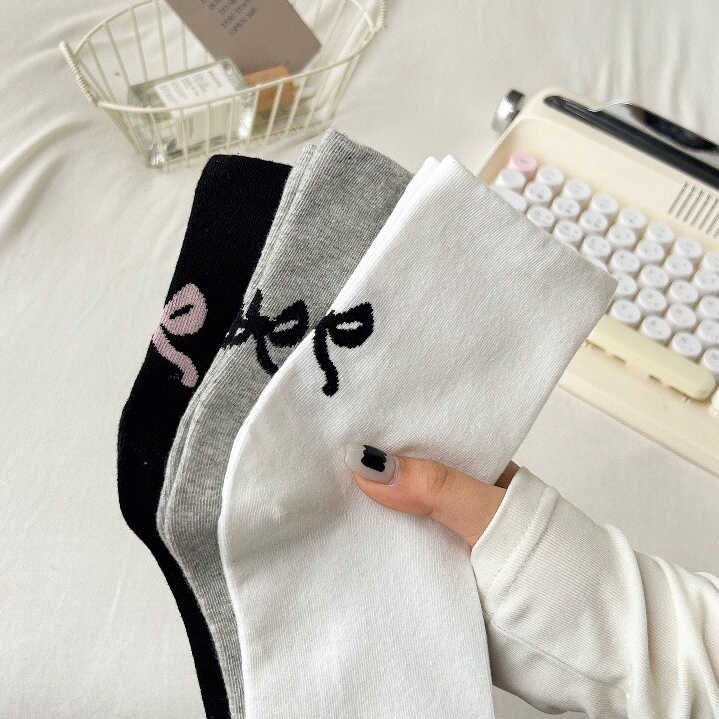 Tất vớ nữ cổ cao nơ đen phong cách Hàn Quốc, chất liệu cotton co giãn thoáng khí - Ekiu Shop