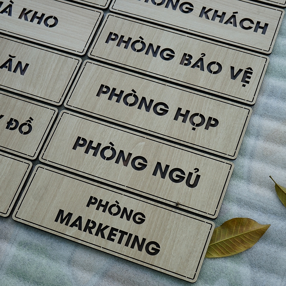 12 Mẫu bảng gỗ tên phòng dán cửa giá rẻ có sẵn keo dán tường