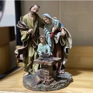 Bộ tượng gia đình Thánh Gia phong cách châu Âu mang màu sắc cổ điển