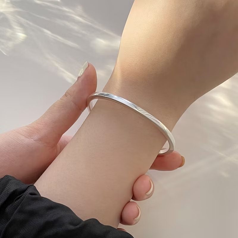 Vòng tay Cuff thép titan thiết kế đơn giản thanh lịch thời trang dành cho nam và nữ