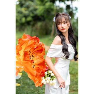Set vải lụa vàng làm hoa sen khổng lồ và các loại hoa khác