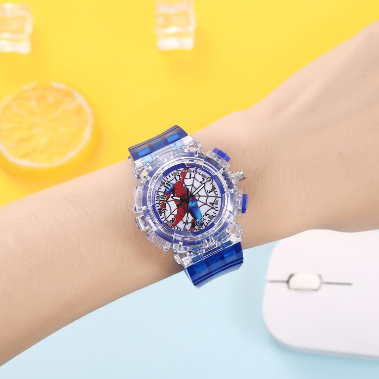 Hoạt Hình Đồng Hồ Đeo Tay Có Đèn led Hình Spiderman / Kurome  Nhiều Màu Sắc Cho Bé