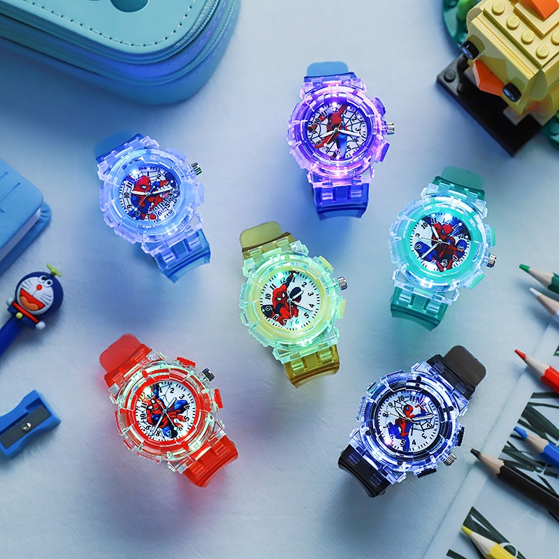Hoạt Hình Đồng Hồ Đeo Tay Có Đèn led Hình Spiderman / Kurome  Nhiều Màu Sắc Cho Bé
