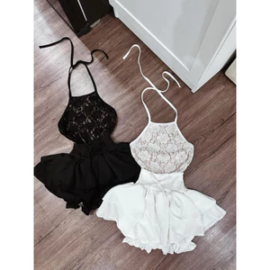 Set áo yếm ren kèm chân váy ngắn xoè có quần trong