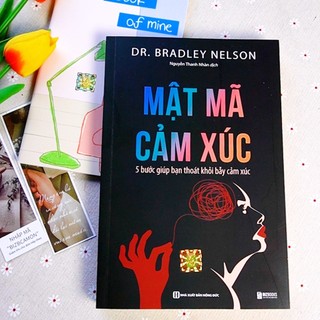 Sách Giải mã cơ chế phòng vệ tâm lý con người & Mật mã cảm xúc: 5 bước giúp bạn giải phóng bẫy cảm xúc