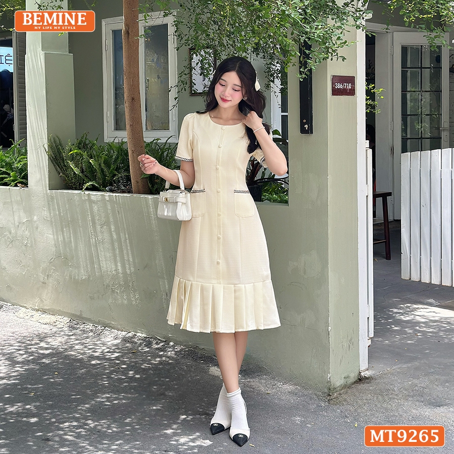 Ảnh Đầm thiết kế cổ tròn đính nút dáng đuôi cá có xếp ly BEMINE MT9265 2