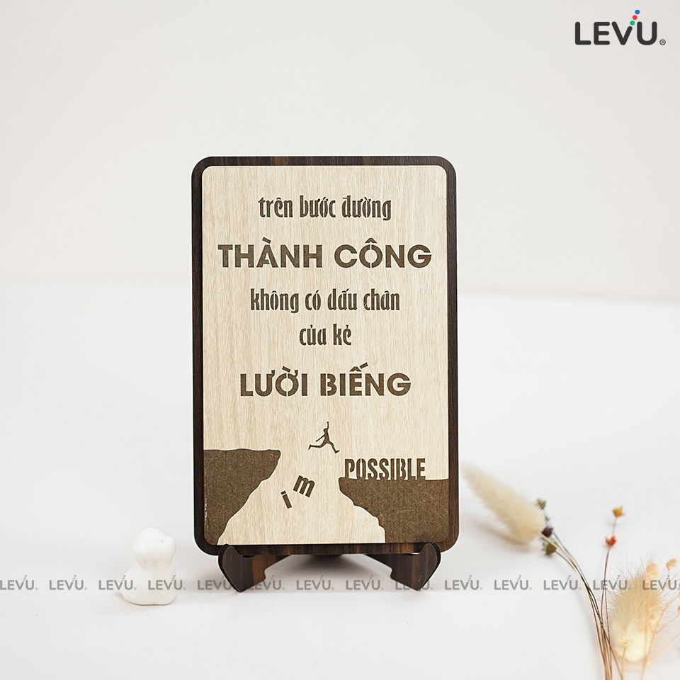 Tranh Gỗ trên bước đường thành công, không có dấu chân của kẻ lười biếng LEVU013