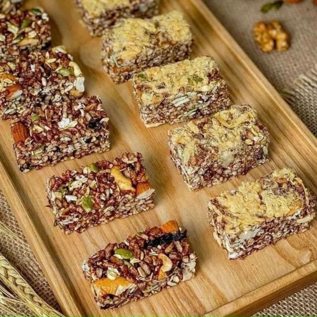 Bánh Gạo Lứt Mix Hạt Phủ Chà Bông - Xưởng Hạt Dinh Dưỡng Bảo Tâm